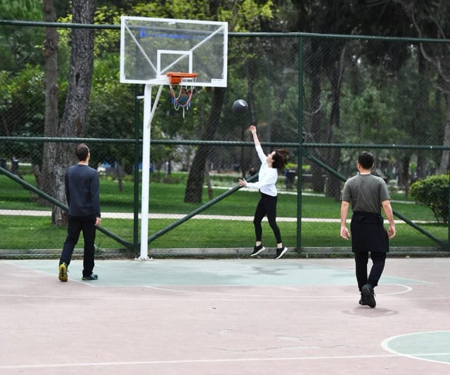 İzmir’in ilk spor istasyonu Hasanağa Bahçesi’nde açıldı 