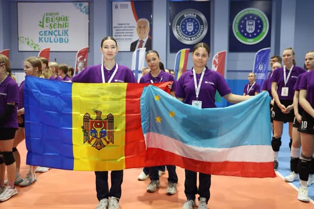 Kardeş Şehirler Voleybol Turnuvası Bursa’da Başladı