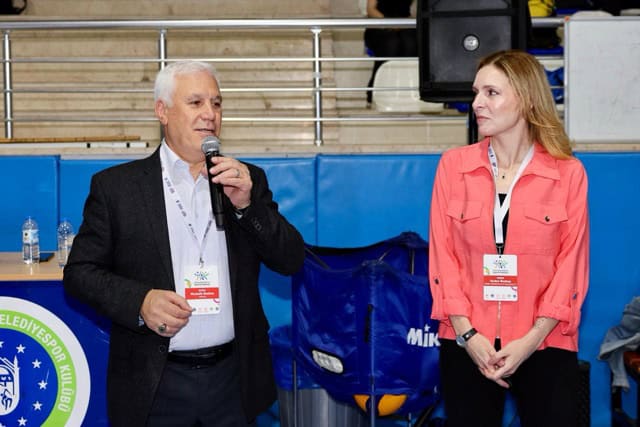 Kardeş Şehirler Voleybol Turnuvası Bursa’da Başladı