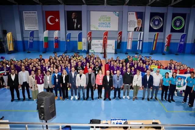 Kardeş Şehirler Voleybol Turnuvası Bursa’da Başladı