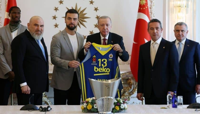 Cumhurbaşkanı Erdoğan, THY Avrupa Ligi Şampiyonu Fenerbahçe Beko'yu Kabul Etti