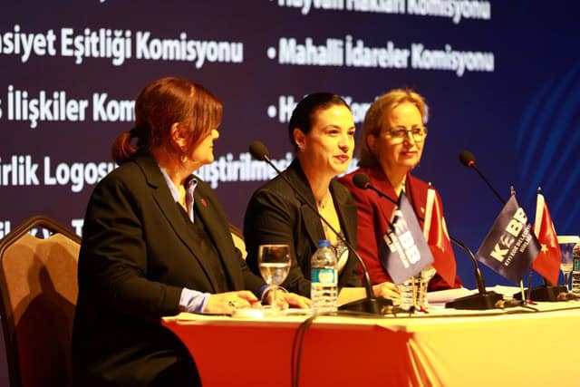 “Bu Topraklar Dimdik Ayakta Duranların Topraklarıdır.”