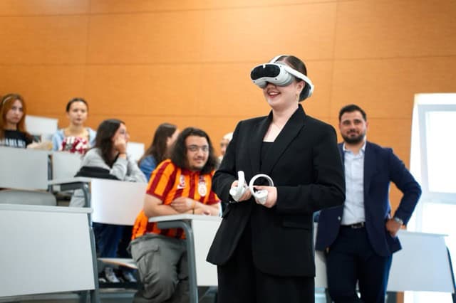 Kocaeli Sağlık ve Teknoloji Üniversitesi, yapay zekâ ve yeni nesil teknolojilerin psikoterapi süreçlerine entegrasyonu konusunda öncü adımlar atmaya devam ediyor