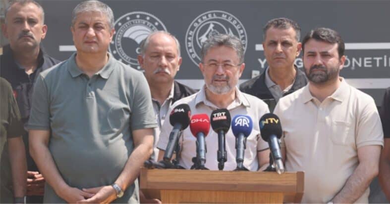 Bakan Yumaklı, Orman Yangınlarına İlişkin Son Durumu Paylaştı