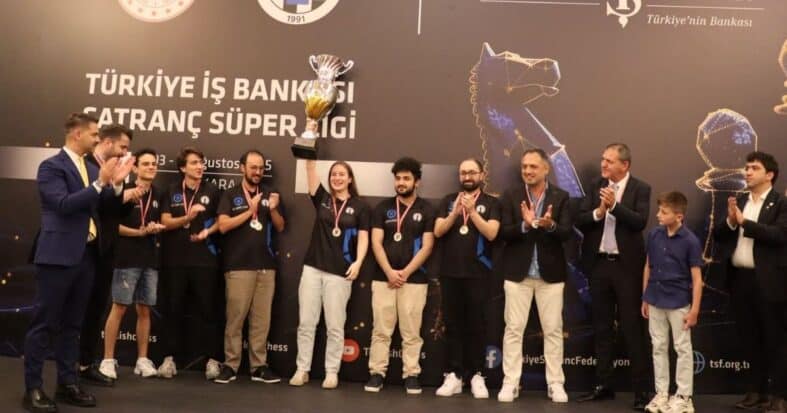 Türkiye İş Bankası Satranç Süper Ligi’nde zirve yine Bayegan’ın