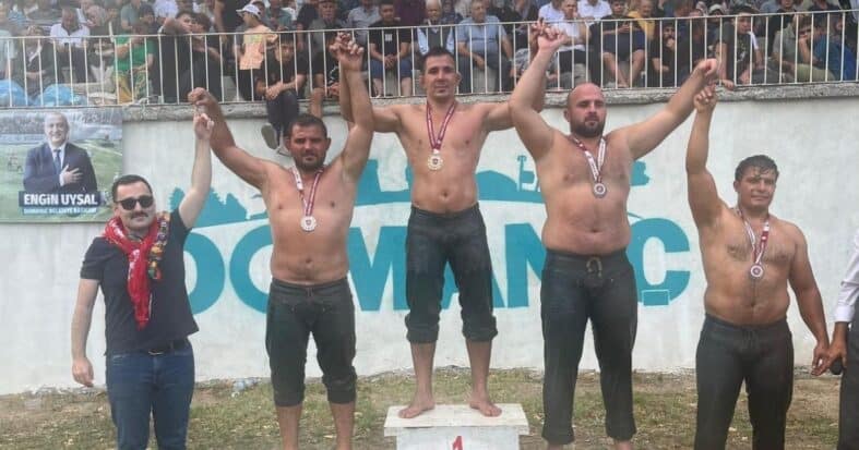 Yusuf Erdoğan Kütahya’dan madalya ile döndü