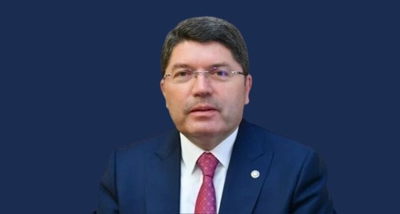 Hukuk Fakültelerine Artık Sadece İlk 100 Binden Aday Alınacak