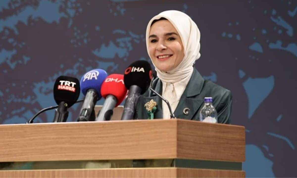 Basın Merkezi'nde otomatik taslak açıklaması ve haberler.