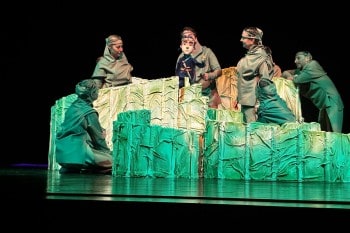 Eskişehir Şehir Tiyatroları'nın 'Sihirli Flüt' Oyunu İstanbul Çocuk Şenliği'nde İlgi Gördü