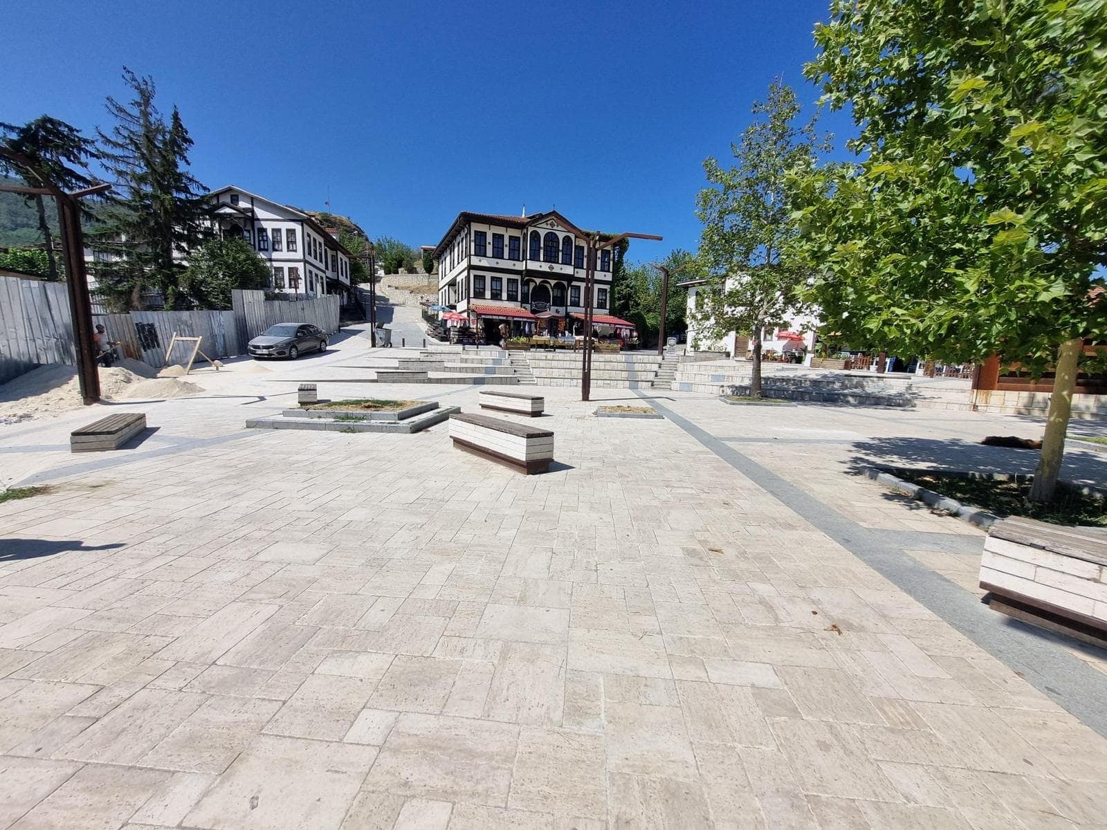 Taraklı’da Tarihi Çınar ve Şehit Mehmet Nuri Kocabıyık Parkı’nda Yenileme Çalışmaları Hayata Geçiyor